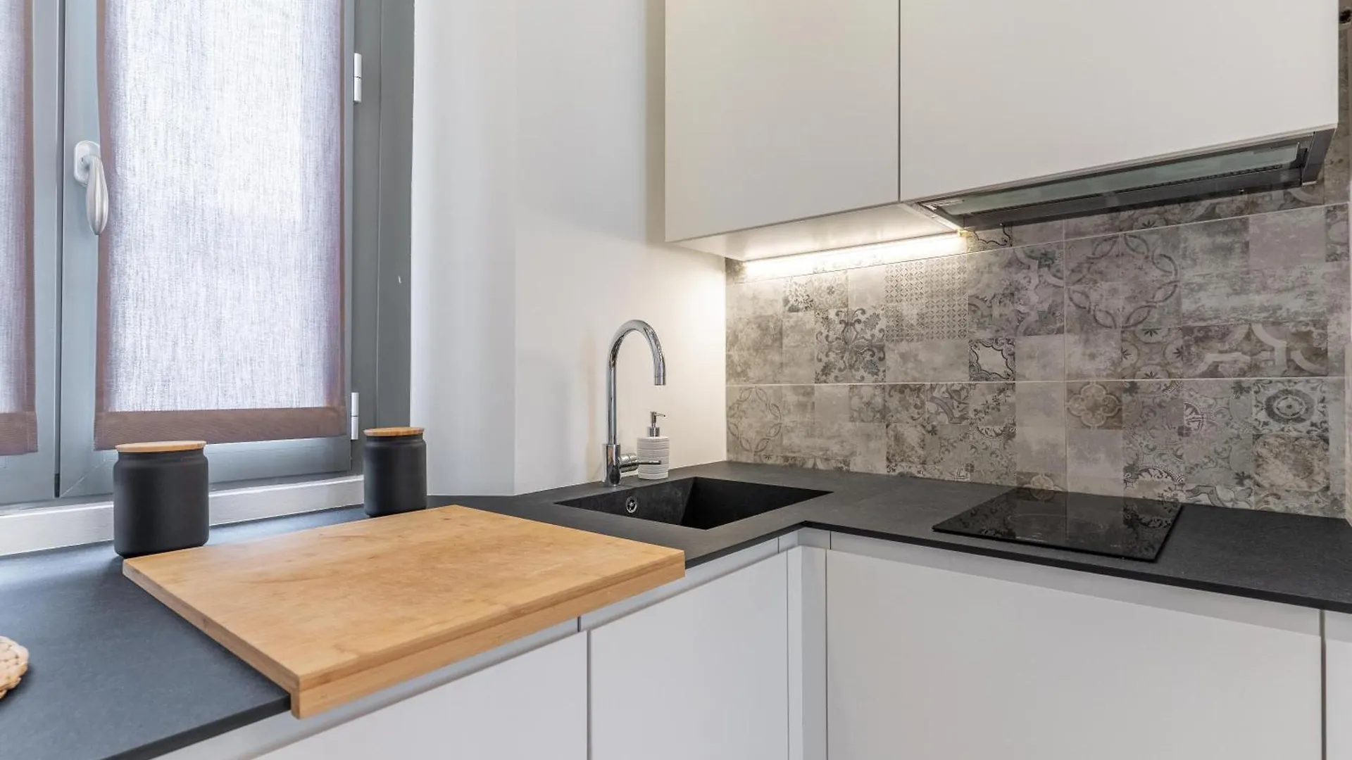 Tortona Elegant Apartment - Design District Milan
