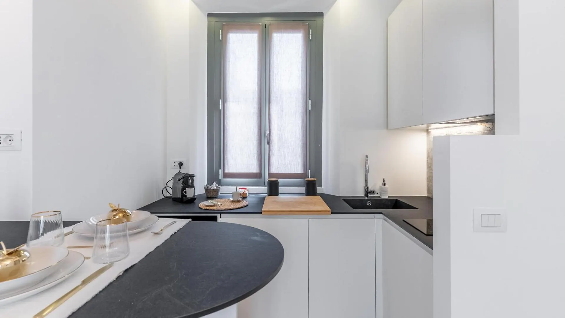 Tortona Elegant Apartment - Design District Milano Italia